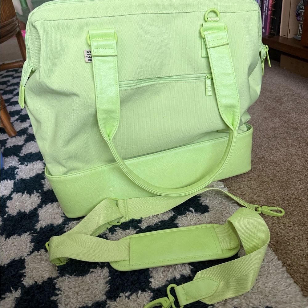 BEIS Mini Weekender bag in GREEN CITRON
